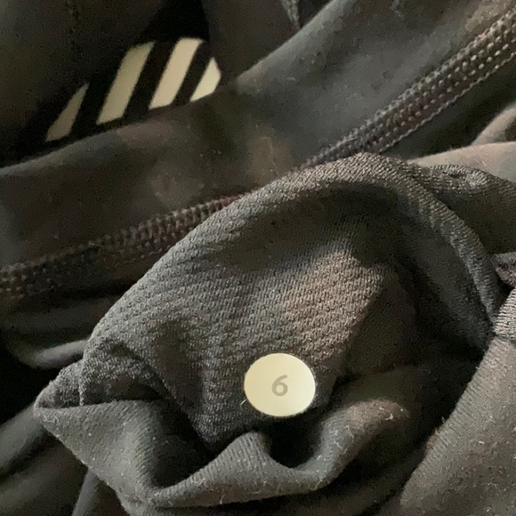 Lululemon Run: Ice Queen Pant. Size 6. - Picture 8 of 12